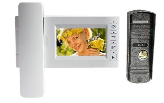 videodomofon-policecam-pc-437r0-dvc-4q